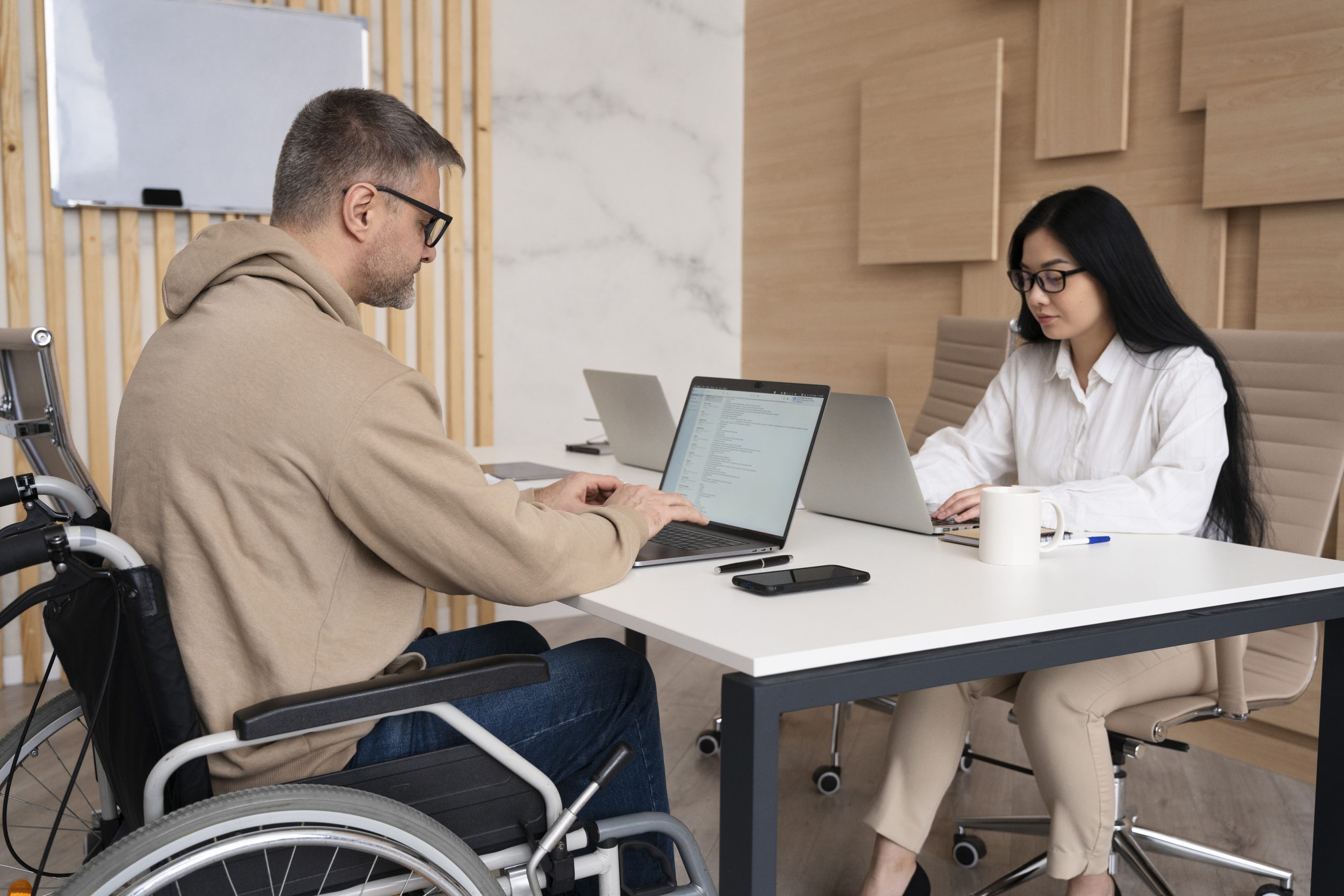 You are currently viewing Diskriminasi di Tempat Kerja dan Langkah yang Bisa Ditempuh Penyandang Disabilitas